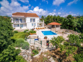Exclusive Villa in ilipi with private pool
